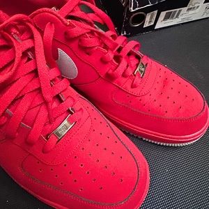 NIKE RED AIRFORCE SUEDE 82’S